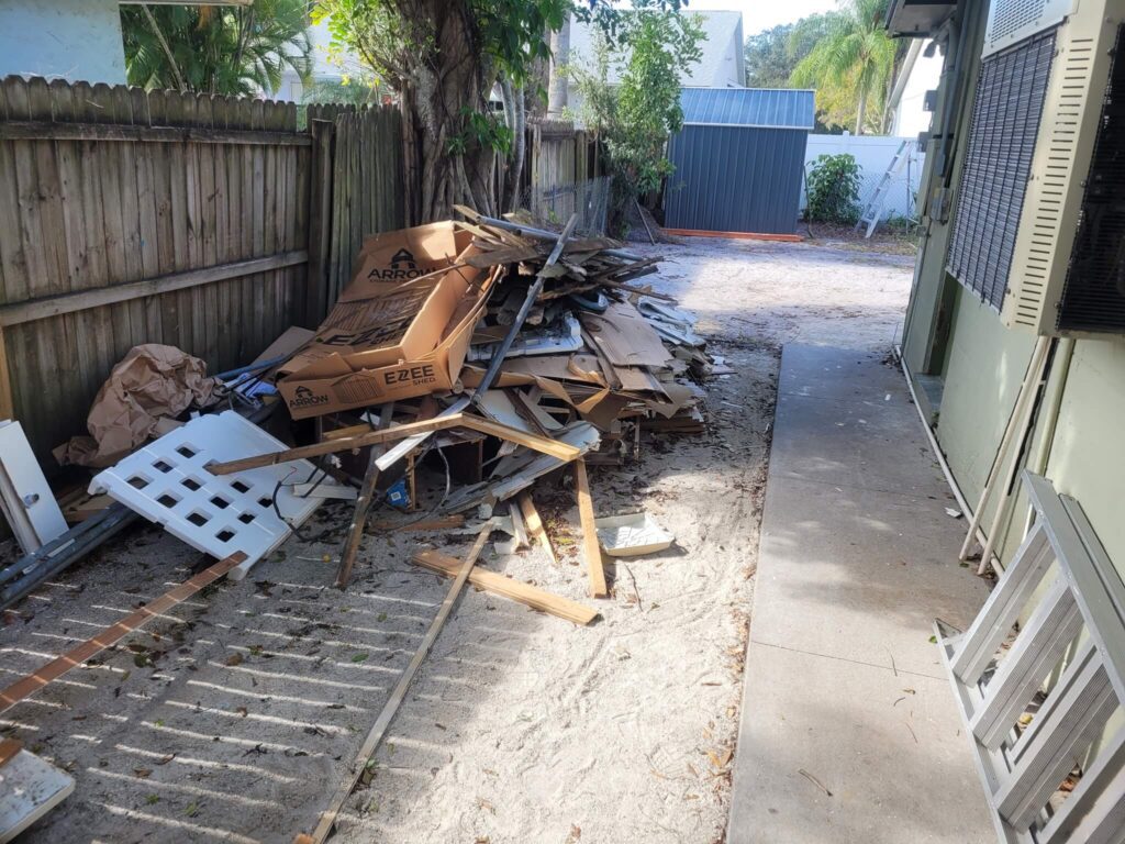 PROPERTY CLEAN OUT BRADENTON2 (1)